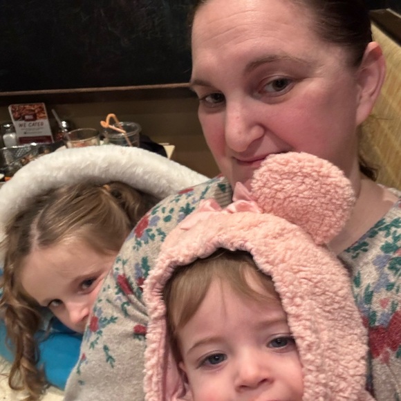 Meet your Posher, Karen - Picture 3 of 3